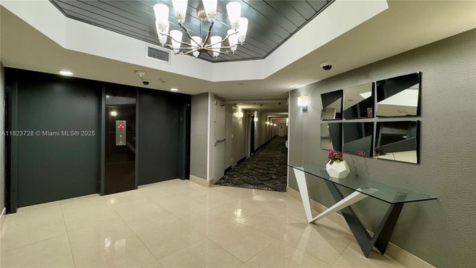 Chandelier, Elevator, Interior, Recessed Lighting
