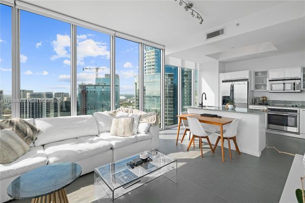 Dining room, Interior, Kitchen, Living room, Stainless Steel Appliances