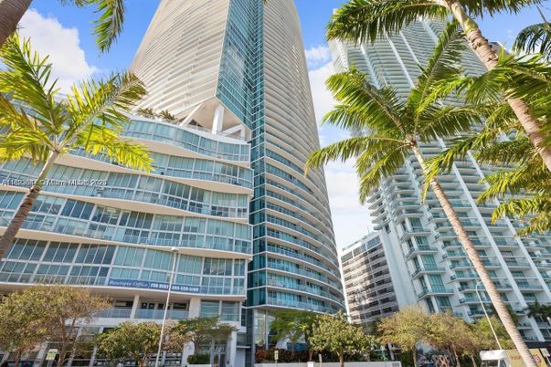 Exterior, Facade, Condo Building