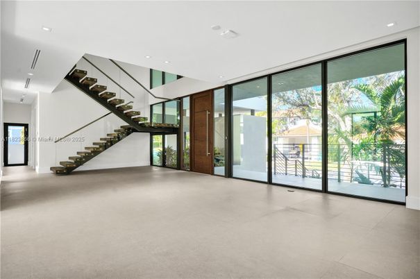Empty room, Interior, Recessed Lighting