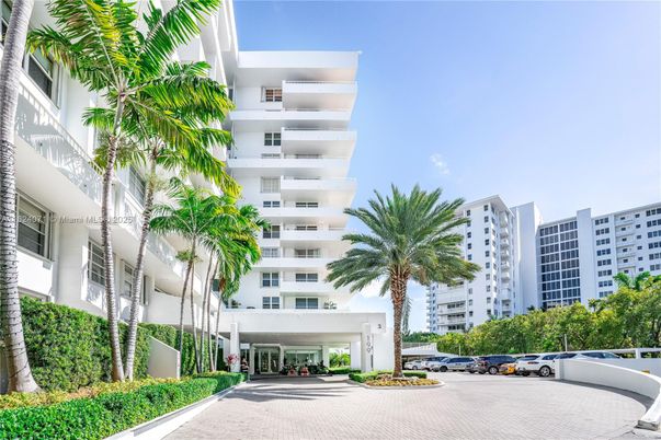 Exterior, Facade, Condo Building