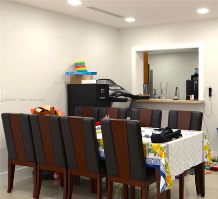 Dining room, Interior, Recessed Lighting