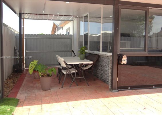 Dining room, Exterior