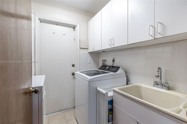 Interior, Washer