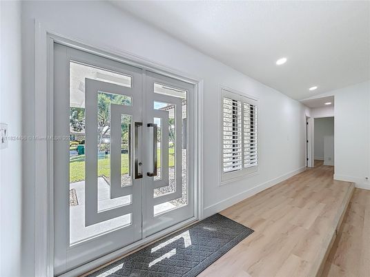 Interior, Recessed Lighting, Wood Texture Flooring