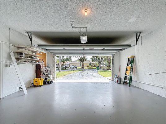 Garage, Interior