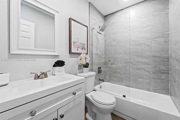 Bathroom, Interior, Marble Walls
