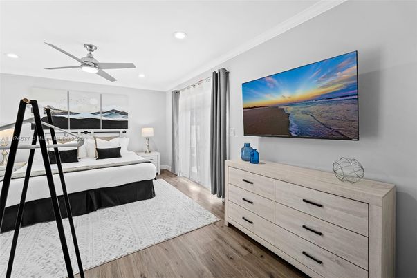 Bedroom, Interior, Recessed Lighting, Wood Texture Flooring