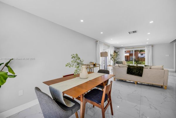 Dining room, Interior, Living room, Marble, Recessed Lighting