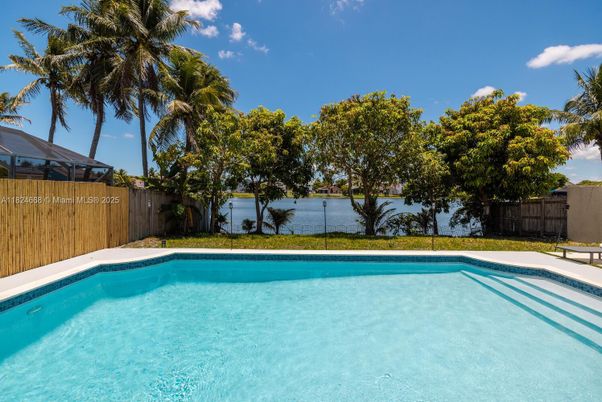 Exterior, Pool, Water