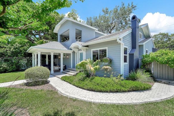 Backyard, Exterior, Facade, American Craftsman