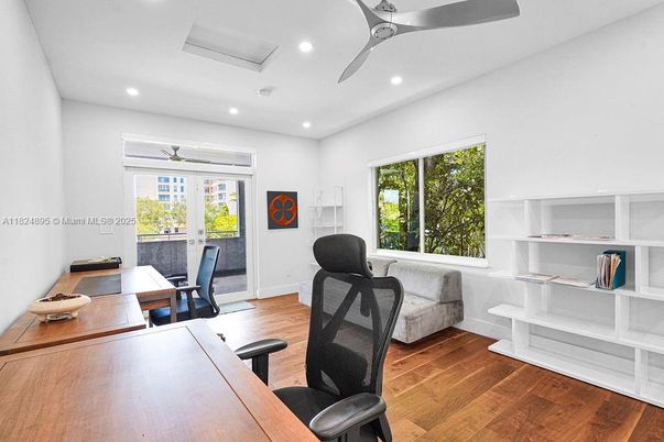 Home Office, Interior, Recessed Lighting, Wood Texture Flooring