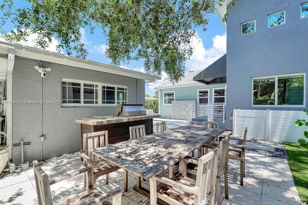 Exterior, Hot Tub