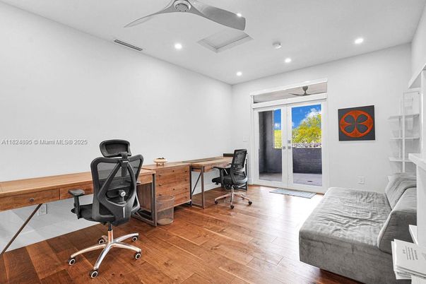 Home Office, Interior, Recessed Lighting, Wood Texture Flooring