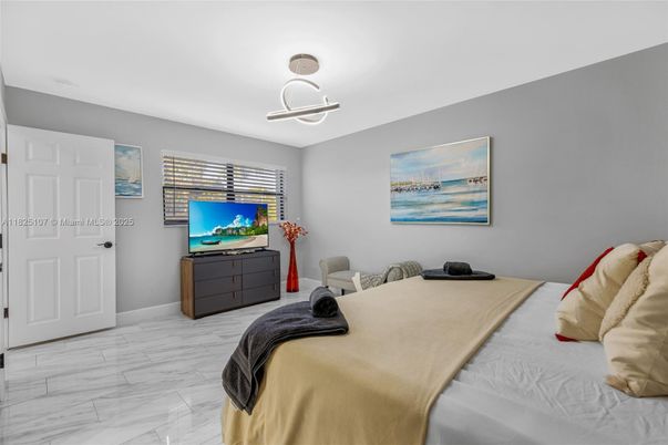 Bedroom, Interior, Marble, Pendant Lights