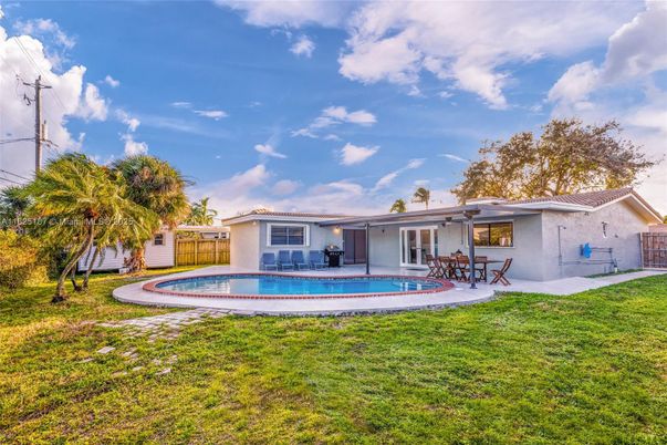 Backyard, Exterior, Pool