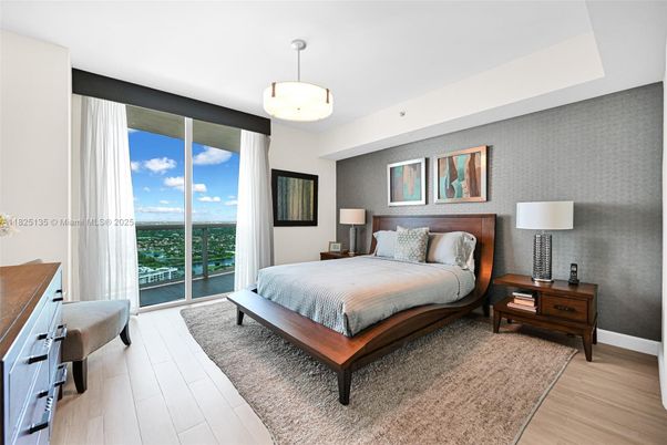 Bedroom, Interior, Pendant Lights, Water, Wood Texture Flooring