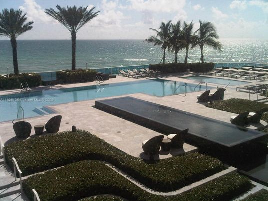 Exterior, Pool, Water