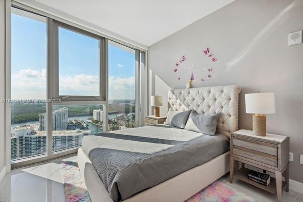 Bedroom, Interior, Water, Wood Texture Flooring