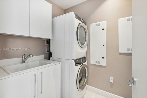 Interior, Washer