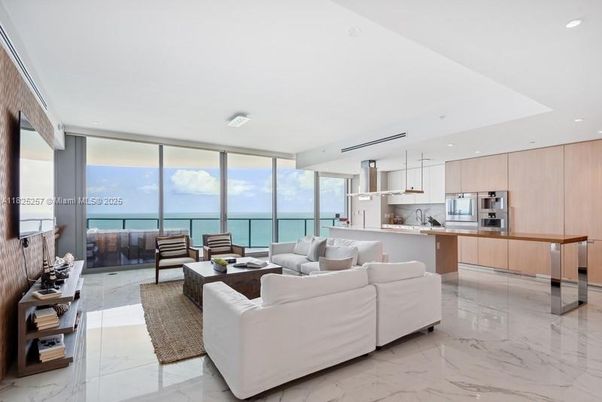 Interior, Kitchen, Living room, Marble, Pendant Lights, Recessed Lighting, Water