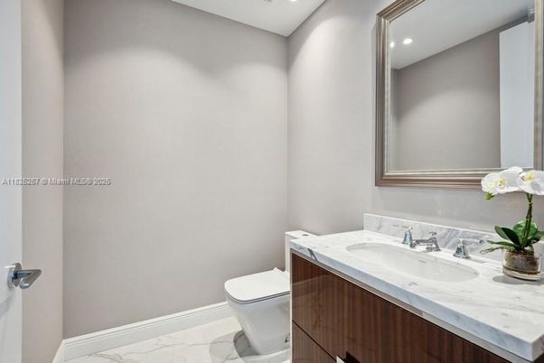 Bathroom, Interior, Marble, Recessed Lighting
