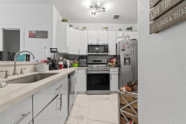 Interior, Kitchen, Marble, Stainless Steel Appliances