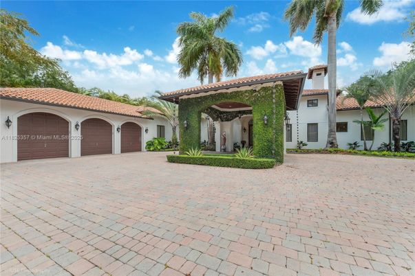 Attached, Exterior, Facade, Spanish Mediterranean