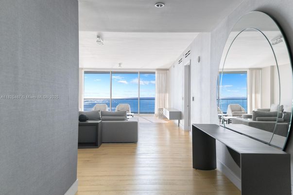 Interior, Living room, Recessed Lighting, Water, Wood Texture Flooring