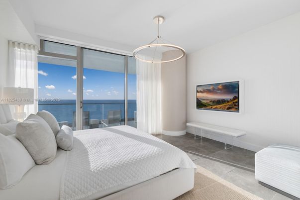 Bedroom, Interior, Pendant Lights, Water