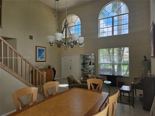 Chandelier, Dining room, Interior, Living room