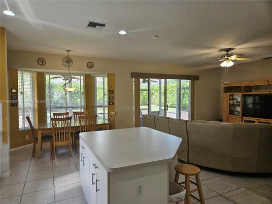 Dining room, Interior, Living room, Pendant Lights, Recessed Lighting