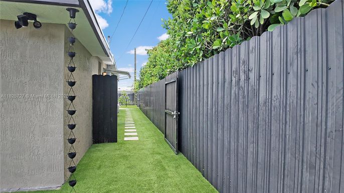 Backyard, Exterior