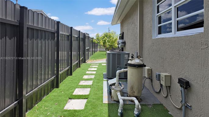 Backyard, Exterior