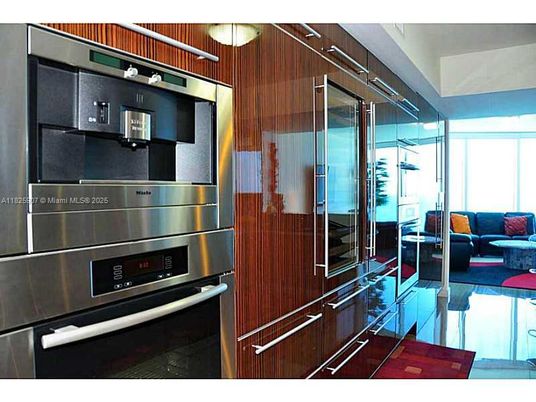 Interior, Kitchen, Living room, Stainless Steel Appliances