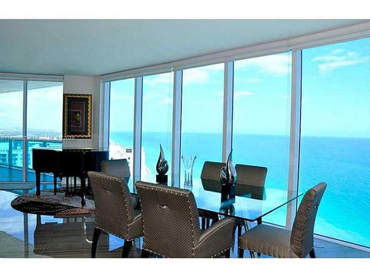 Dining room, Interior, Piano, Water