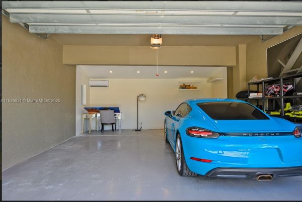 Garage, Interior