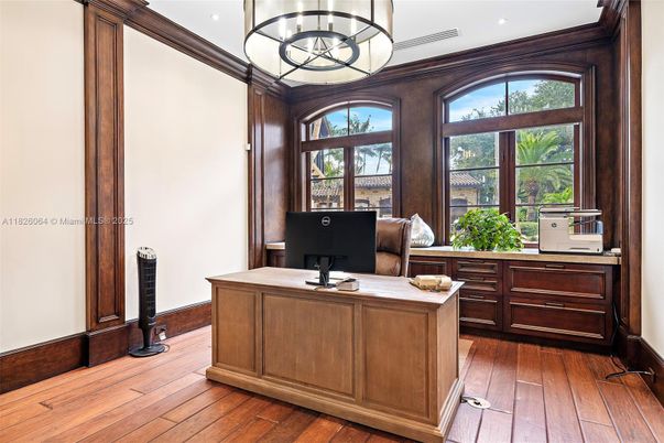 Home Office, Interior, Recessed Lighting, Wood Texture Flooring