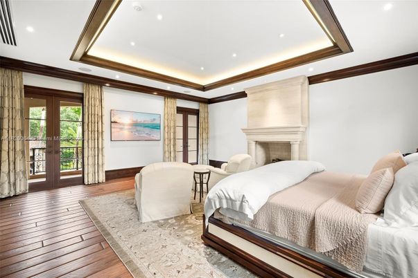 Bedroom, Fireplace, Interior, Recessed Lighting, Wood Texture Flooring