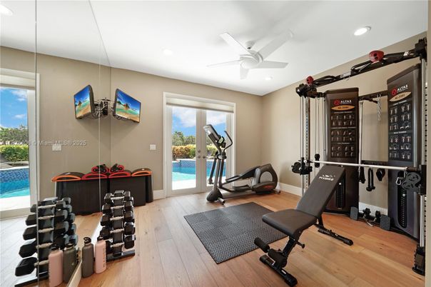 Fitness Equipment, Interior, Recessed Lighting, Wood Texture Flooring