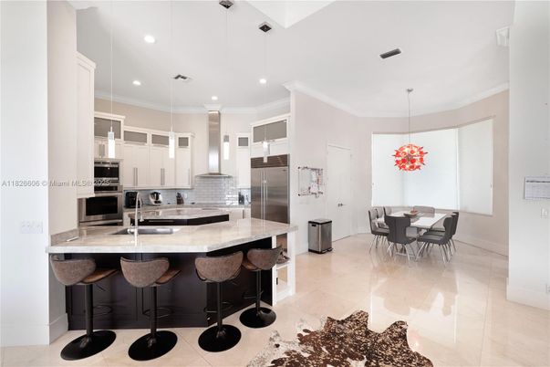 Dining room, Interior, Kitchen, Pendant Lights, Recessed Lighting, Stainless Steel Appliances