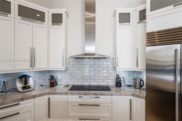 Interior, Kitchen, Stainless Steel Appliances