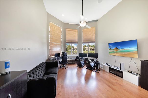 Home Office, Interior, Recessed Lighting, Wood Texture Flooring