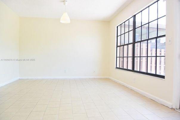 Empty room, Interior, Pendant Lights