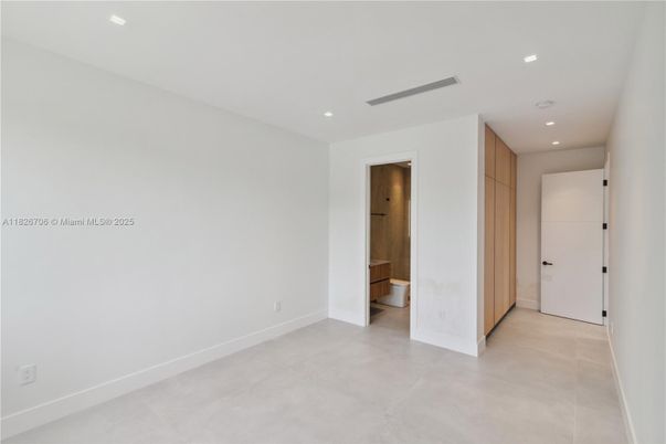 Bathroom, Empty room, Interior, Recessed Lighting