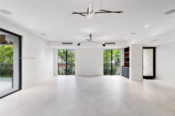 Empty room, Interior, Recessed Lighting