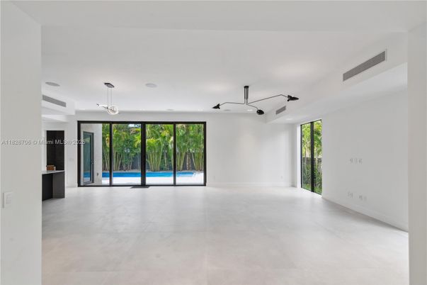 Empty room, Interior, Pendant Lights