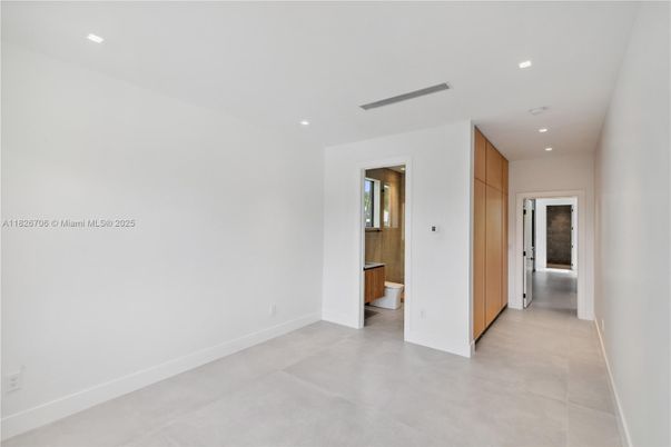 Bathroom, Empty room, Interior, Recessed Lighting