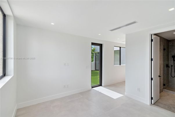 Bathroom, Empty room, Interior, Recessed Lighting
