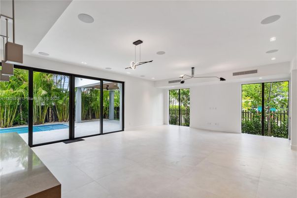 Empty room, Interior, Pendant Lights, Recessed Lighting